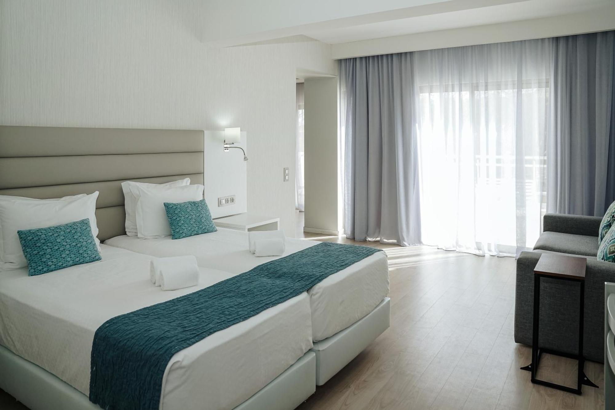 Carvi Beach Hotel ลากอส ภายนอก รูปภาพ