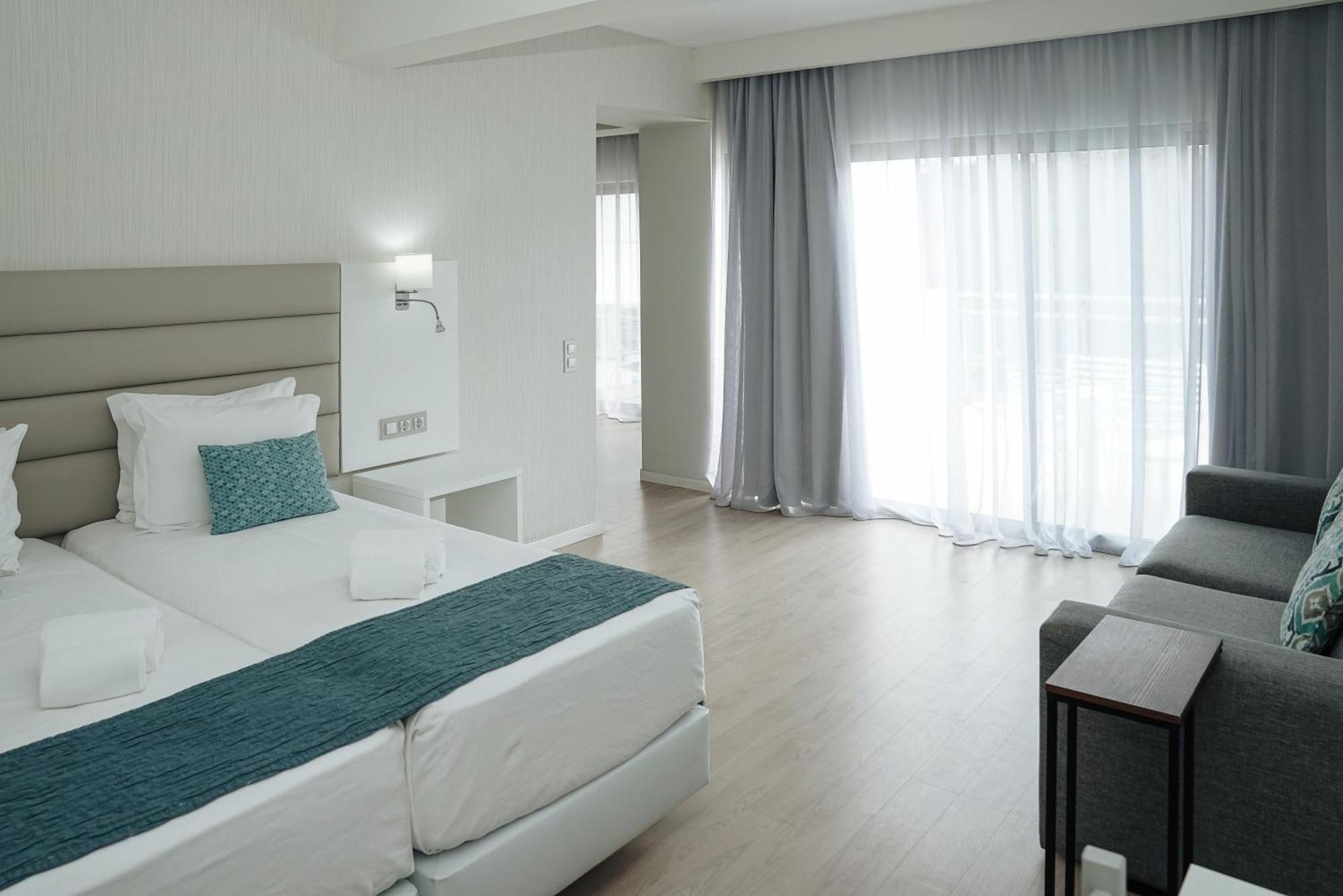 Carvi Beach Hotel ลากอส ภายนอก รูปภาพ