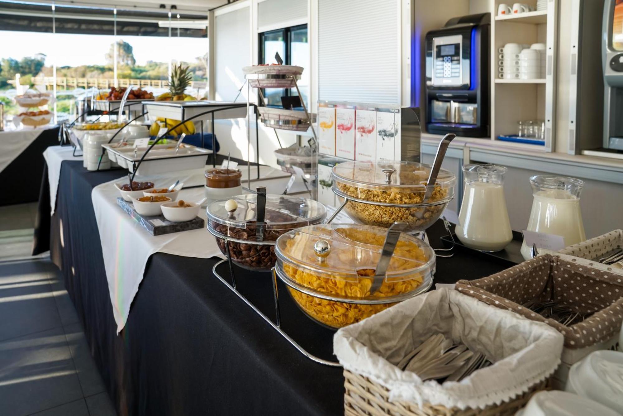 Carvi Beach Hotel ลากอส ภายนอก รูปภาพ